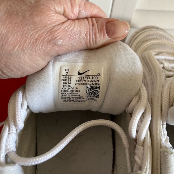 Nike Women's Size 7 Air Max 97 - Picture 8 of 9
